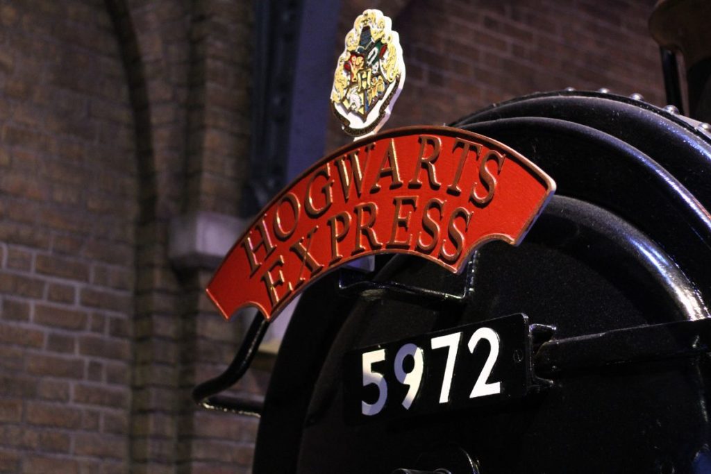 รถไฟ Hogwart Express ในหนังแฮร์รี่พอตเตอร์