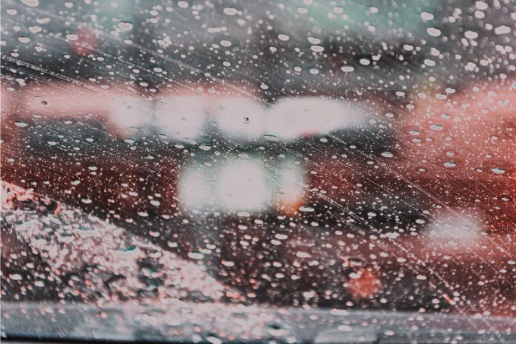  หน้าฝน ไอเทมหน้าฝน อุปกรณ์กันฝน สเปรย์กันฝน กระจกหน้ารถ