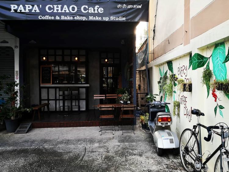Shopee Blog คาเฟ่สายสีชมพู Papa Chao Cafe Coffee Bake shop Makeup studio